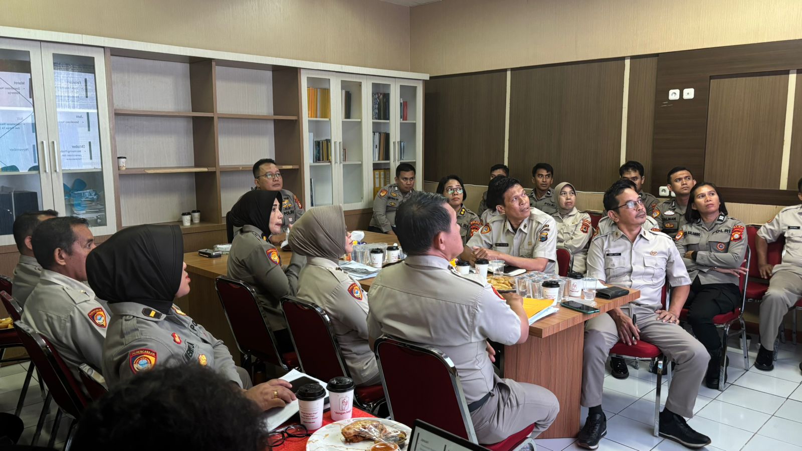 Rapat Rencana Penarikan Dana Tahun 2026 di Birorena Polda Sulsel Dipimpin Langsung Karorena